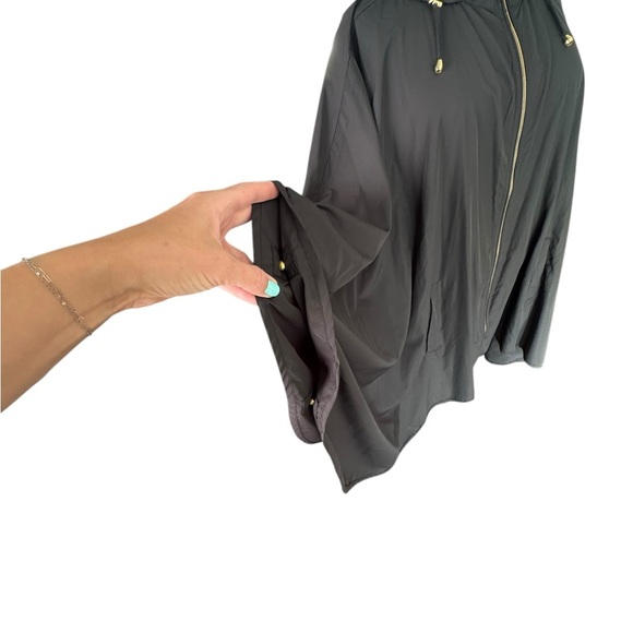 Susan Graver Black Zip-Up Cape Poncho Jacket 2X 3X Hooded Gold Hardware H3 - Picture 3 of 9
